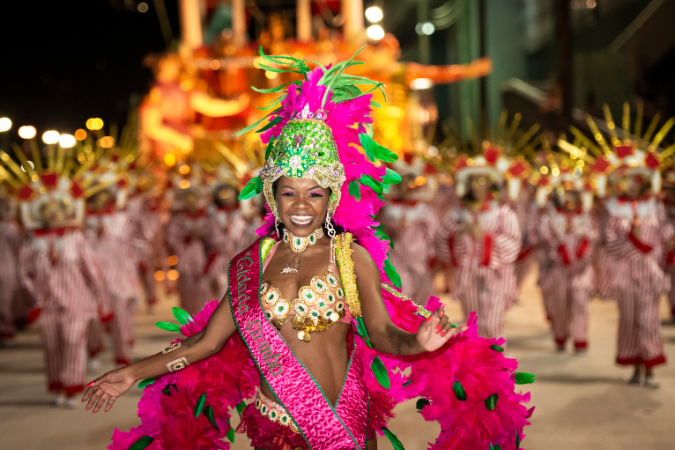 Rainhas de bateria: o brilho e a responsabilidade no papel de destaque